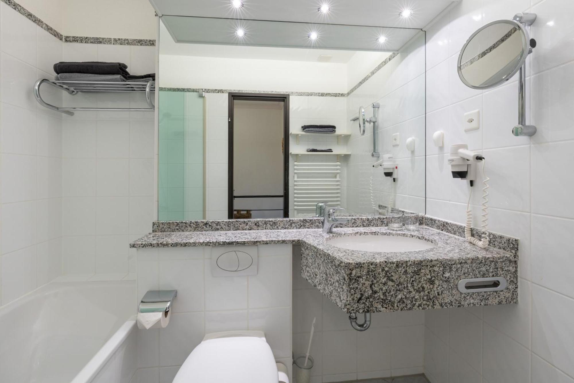 Wohnung Edelweiss Direkt In 4 Sterne Hotel Beatenberg Bagian luar foto